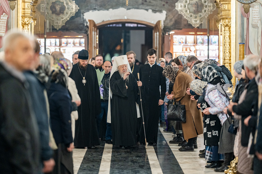 Заупокойные литии по новопреставленному протоиерею Александру Ганабе в Троицком кафедральном соборе Подольска